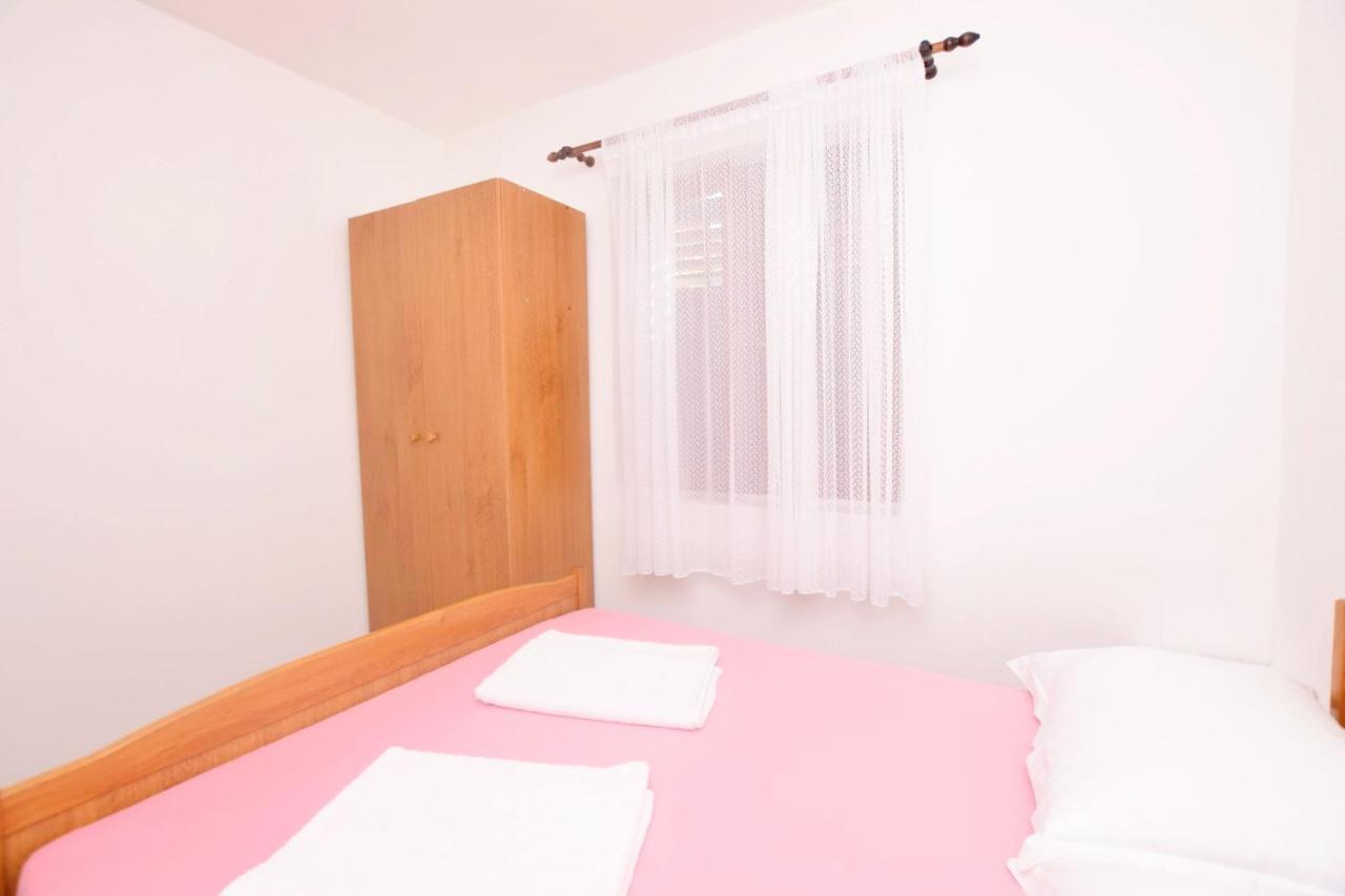 Apartments Keti Nin Bagian luar foto